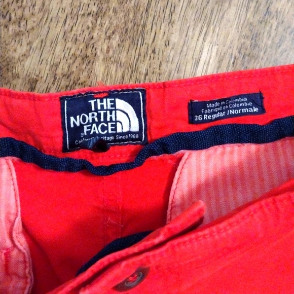 Red The North Face Shorts 36 - Picture 2 of 4